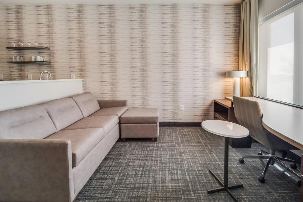 King Studio with Sofa Bed interior